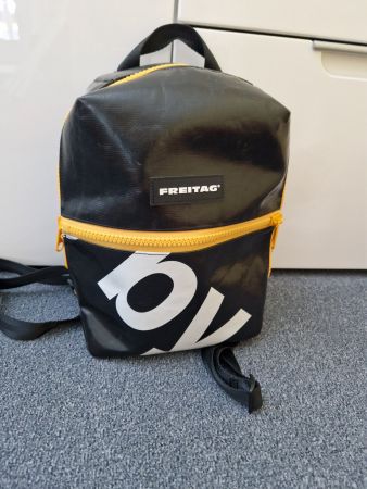Freitag Rucksack schwarz gelb NEU