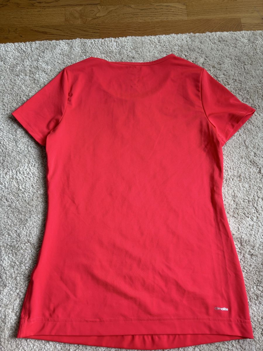 Adidas T-Shirts: Adidas Sport T-Shirt – Gebraucht aus Zürich von alessia.s 2