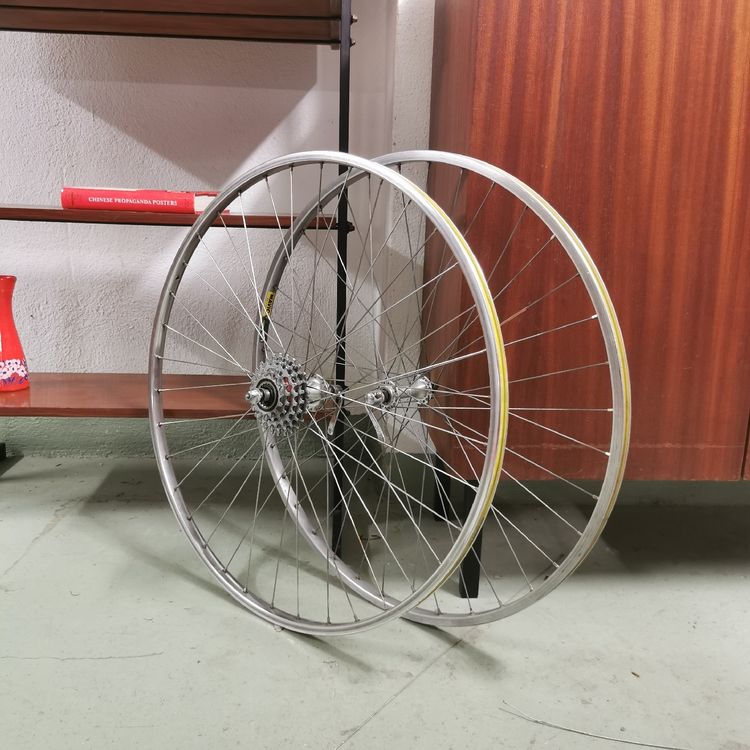 Roue vélo 2025 700 vintage