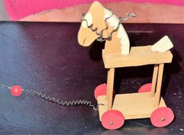 Christbaumschmuck Holzpferd mit Räder