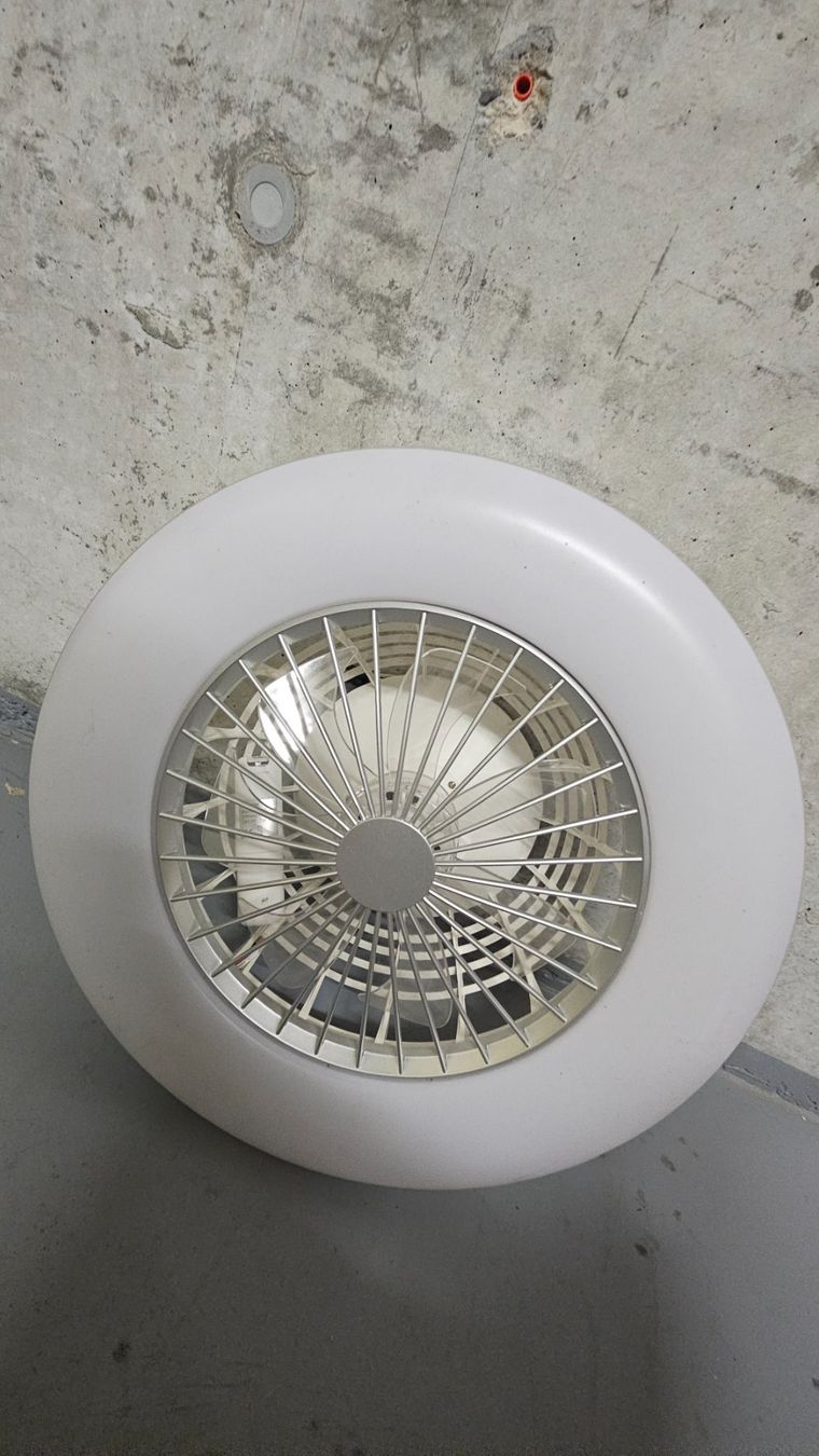Lampadari & plafoniere: Deckenlampe mit Ventilator, Farben und Dimmbar – Usato da Biberist venduto da MaxP9