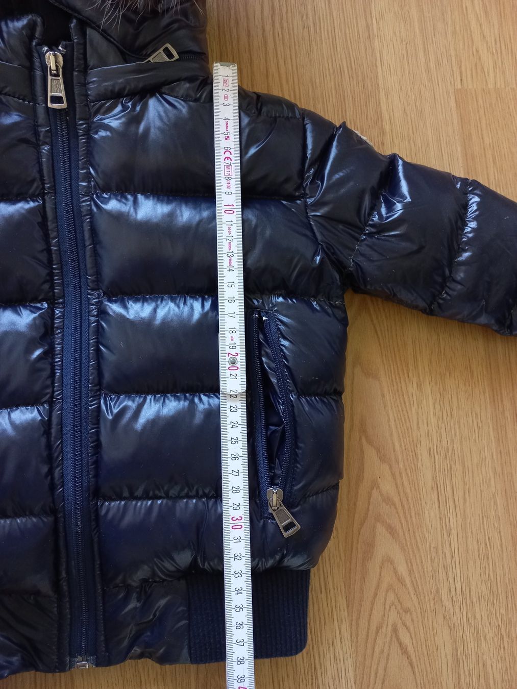 Moncler Jacken & Mäntel: Moncler Winterjacke mit Pelz – Gebraucht aus Langnau am Albis von kit_l9h5 7