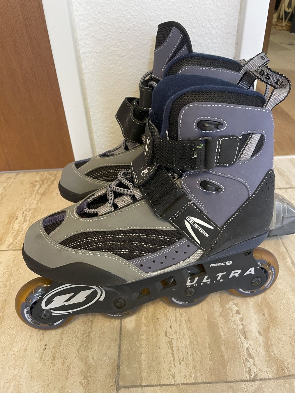 Pattini in linea & Pattini a rotelle: Fast neue Rollerblades / Inline-Skates Ultra Wheels Damen – Usato da Binningen venduto da ren_fh9z 1