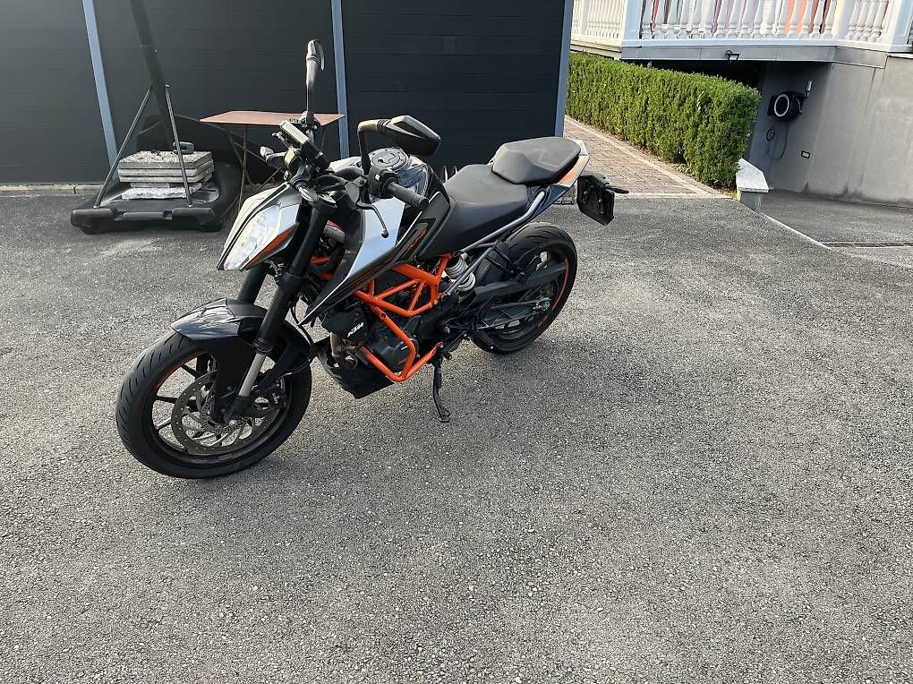Route: KTM Duke 125 – D'occasion à Bex par epsonstylus 1