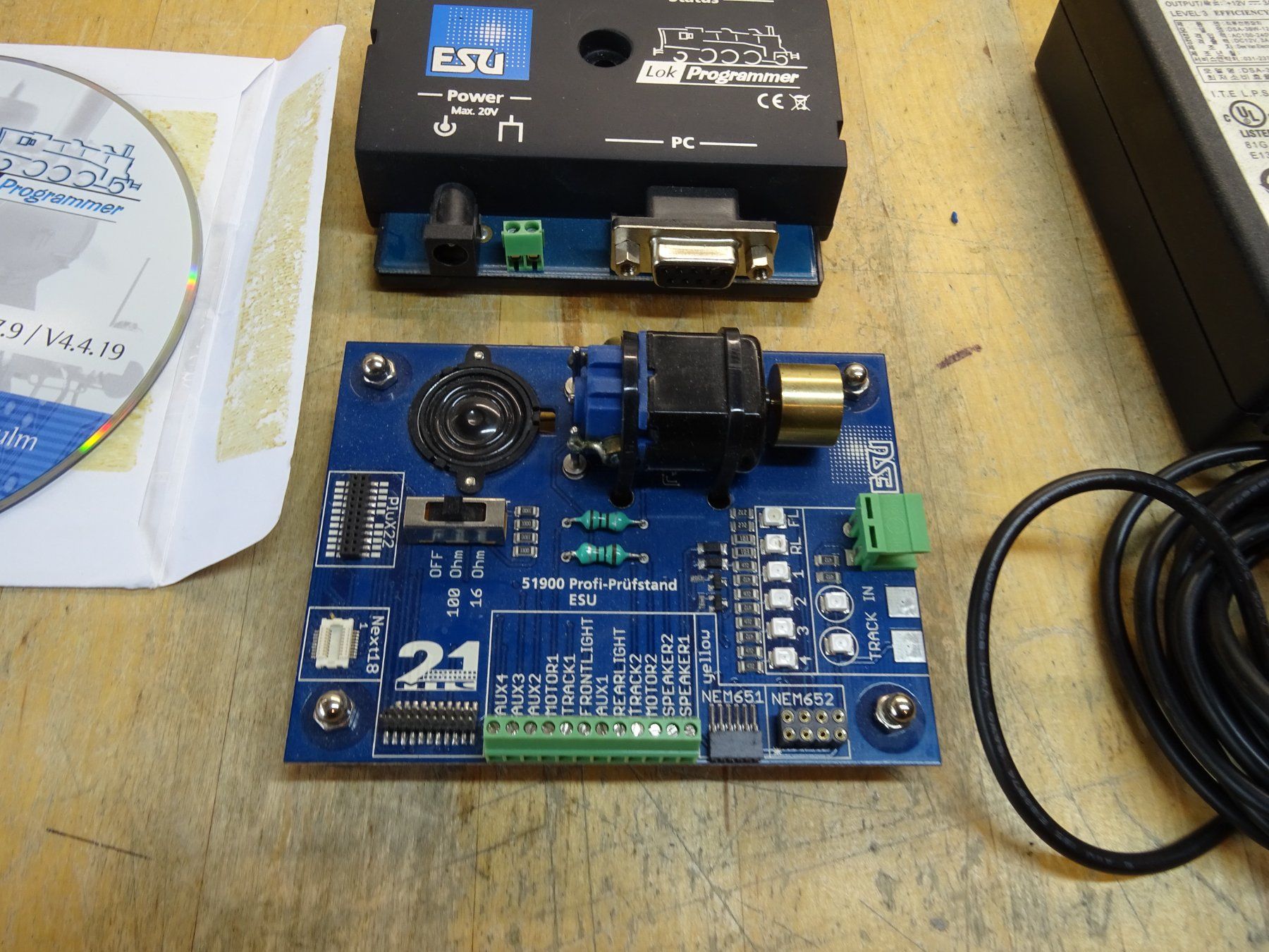 Esu Modellini di ferrovie: ESU 51900 + 53451 Lok Programmer und Prüfstand – Usato da Wohlen AG venduto da Bricktoys 1