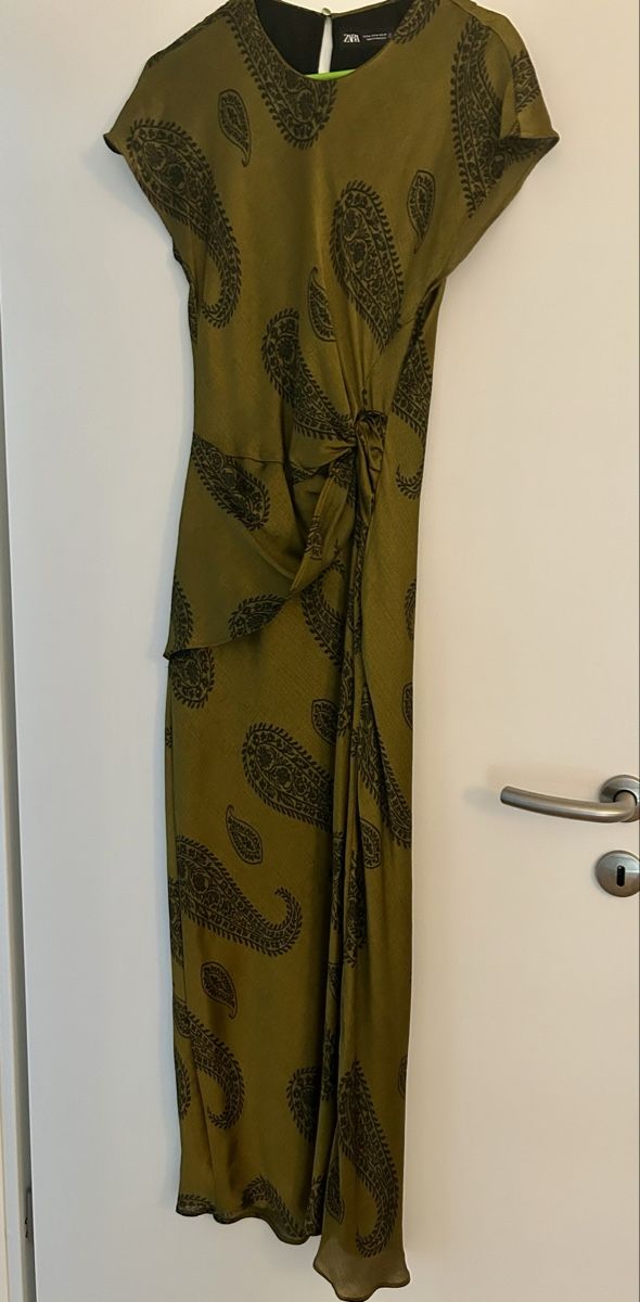 Zara Robes: Robe longue kaki imprimé – Neuf (Voir description) à Neuchâtel par EllenB 1