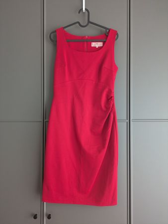 Ein leuchtendes rotes Kleid von Teresa Kopiaa Gr. 38