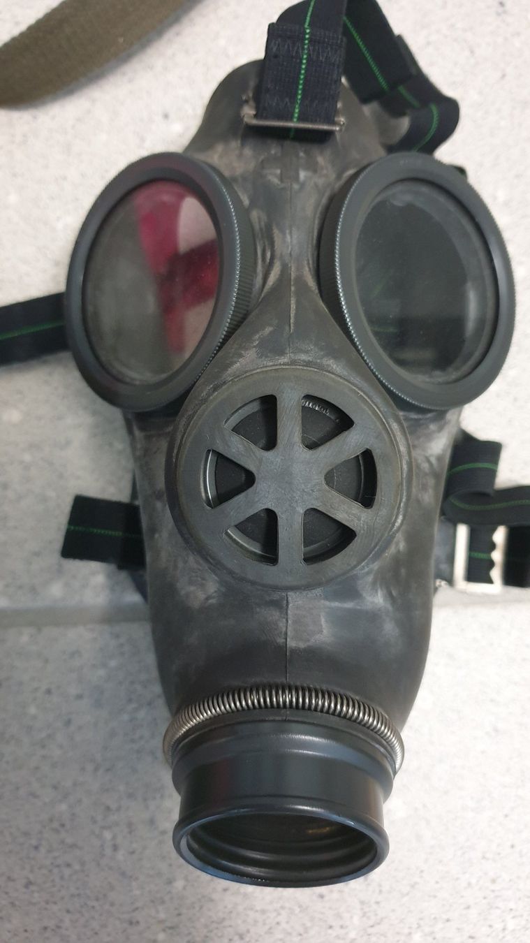 Visage & Oreilles: Gasmaske – D'occasion à Stäfa par Supertramp73 2
