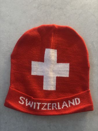 Rote Schweizer Mütze