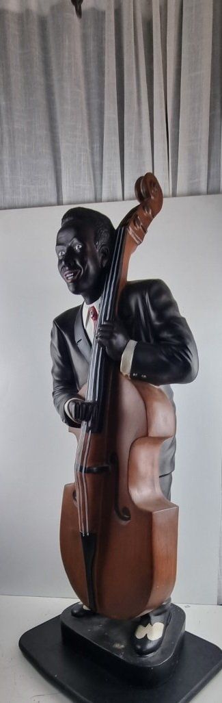 Statuette: Dunkelhäutiger Jazz Player mit Kontrabass – Usato da Flums venduto da Flumsantik 6