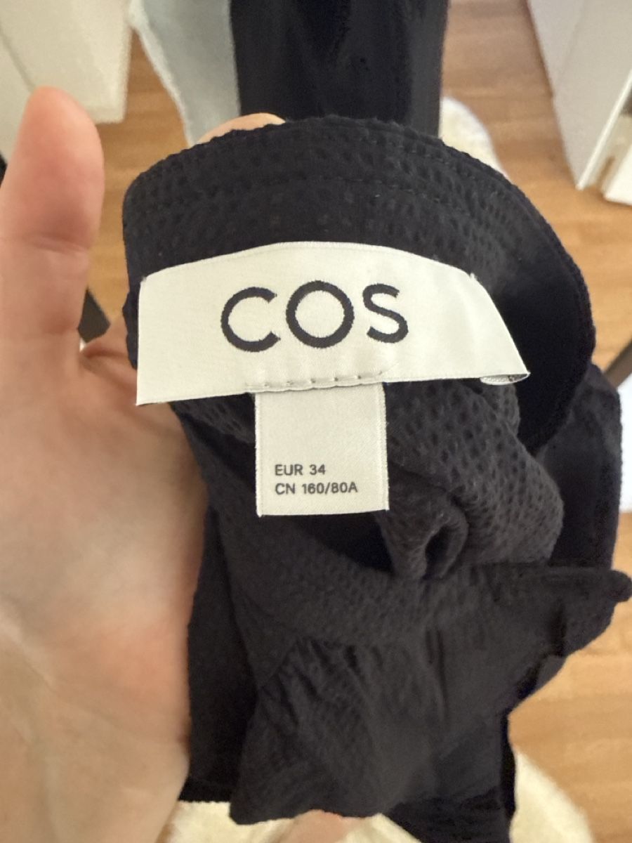 Cos Top: COS Top, schwarz, Grösse 34 – Nuovo (secondo la descrizione) da Uster venduto da CharlotteVN 4