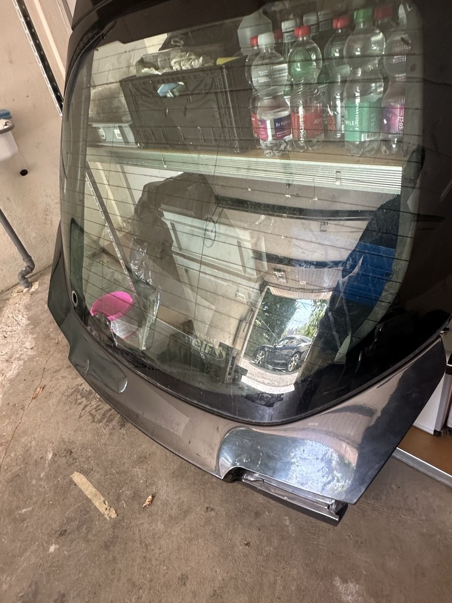 Renault Tutti pezzi di ricambio auto: Renault Laguna, Heckklappe/Heckscheibe – Usato da Dielsdorf venduto da Luigi1989 2
