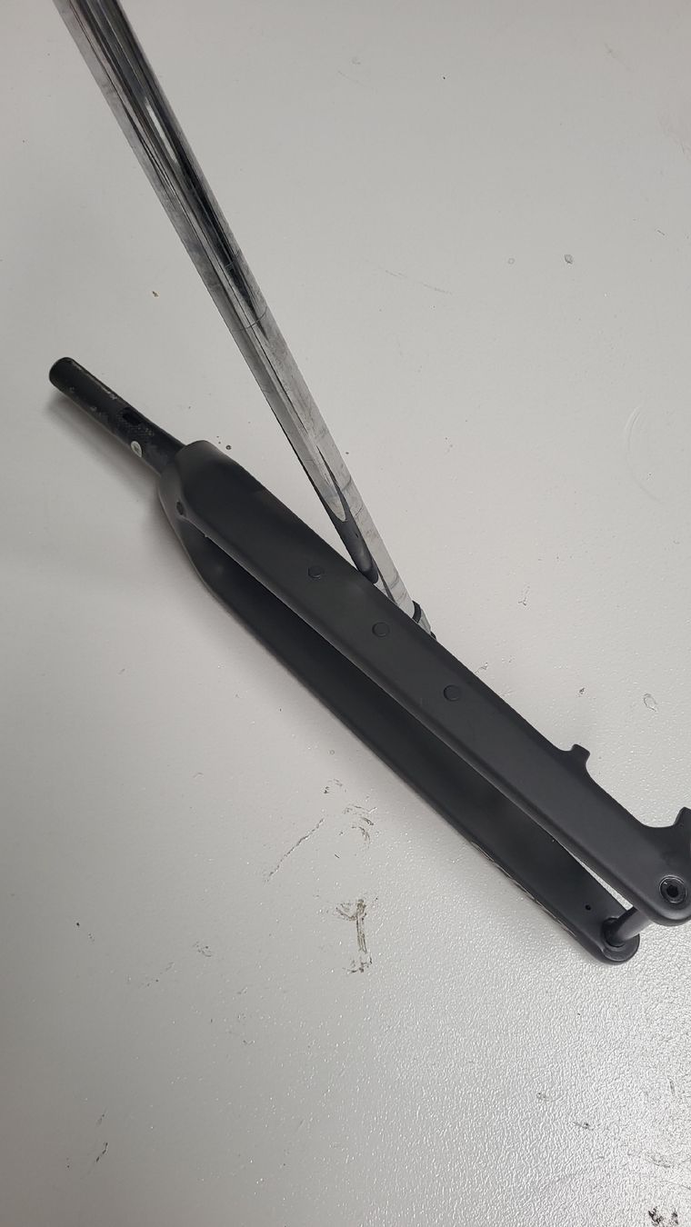Scott Pièces détachées: Fourche rigide SCOTT carbon MTB – D'occasion à Auvernier par Yncho 3