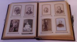 ANTIKES FOTOALBUM
