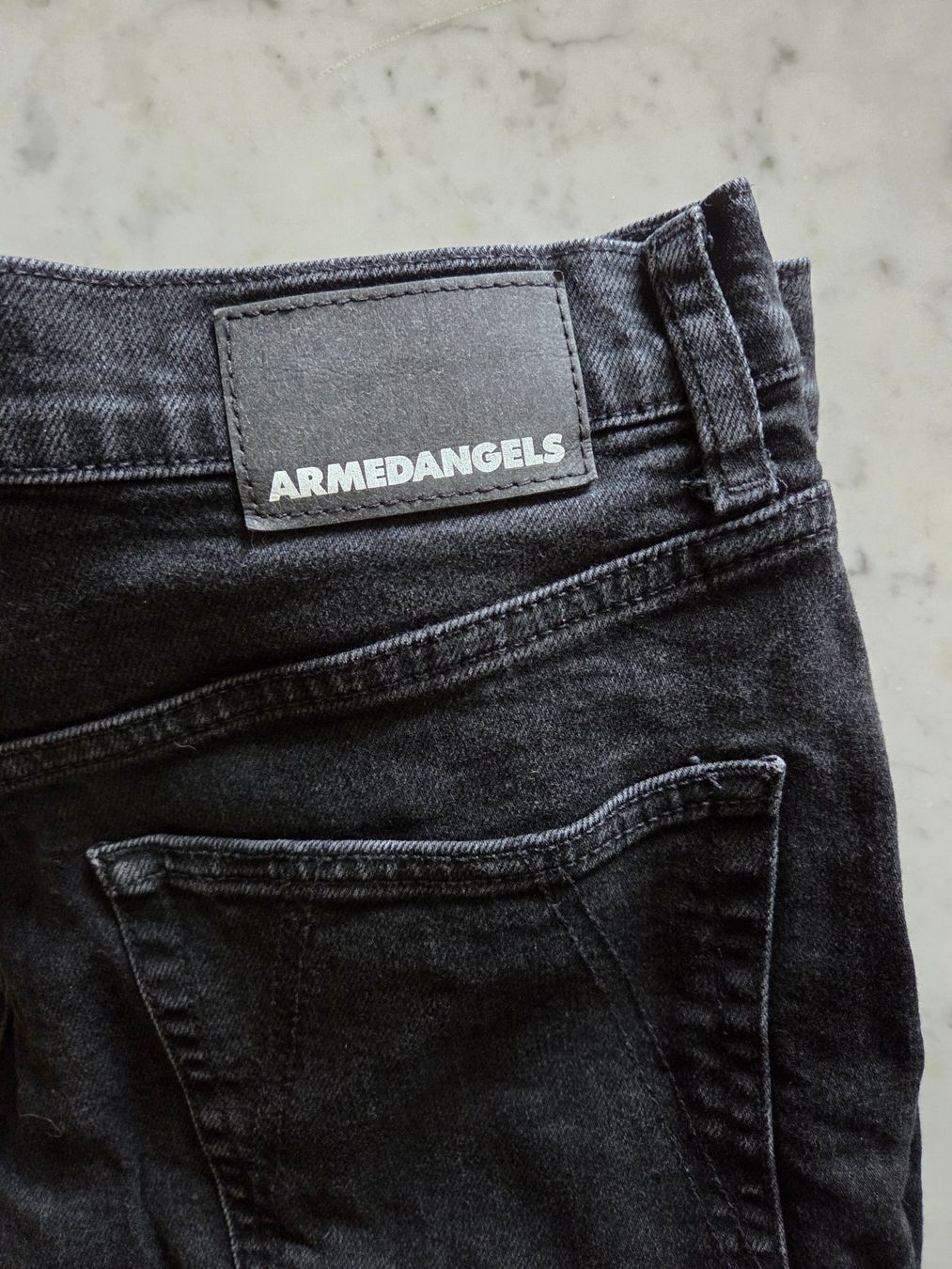 Armedangels Jeans: Armedangels 'MAIRAA' Jeans - black – Usato da Bern venduto da Maronii 1