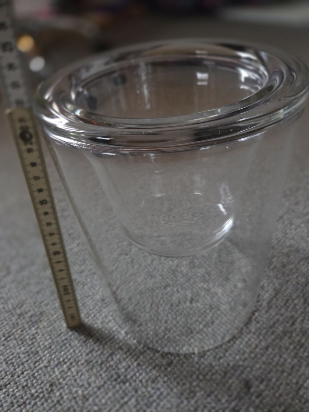 Glasi Hergiswil Vasi & Recipienti: Vase. Glasi Hergiswil. Mit Einsatz. – Nuovo e nell'imballaggio originale da Reinach AG venduto da FranziskaMendes