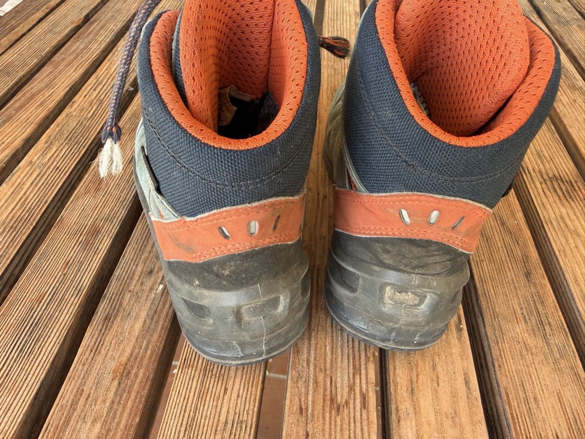 Lowa Scarpe per ragazzi: Wanderschuhe LOWA 33 – Usato da Nussbaumen AG venduto da sputnikrules 2