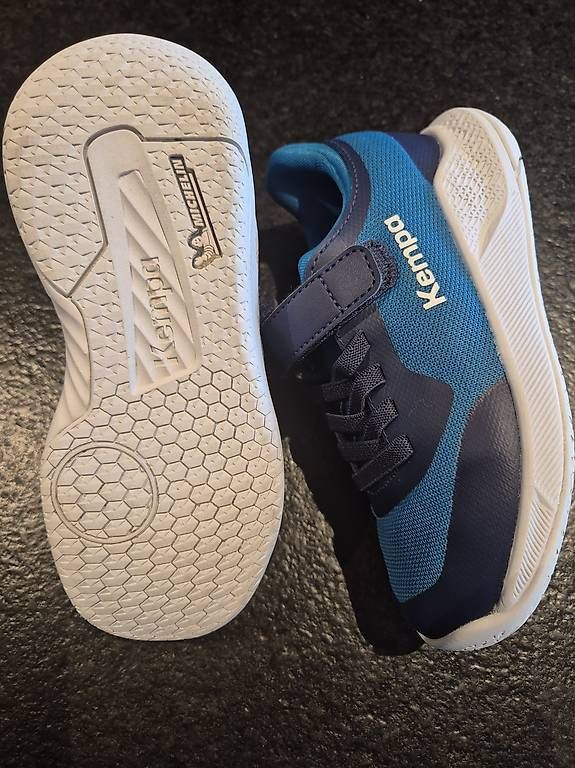 Schuhe für Jungen: Turnschuh Kempa Gr. 29 – Gebraucht aus Zäziwil von Fluh8 1