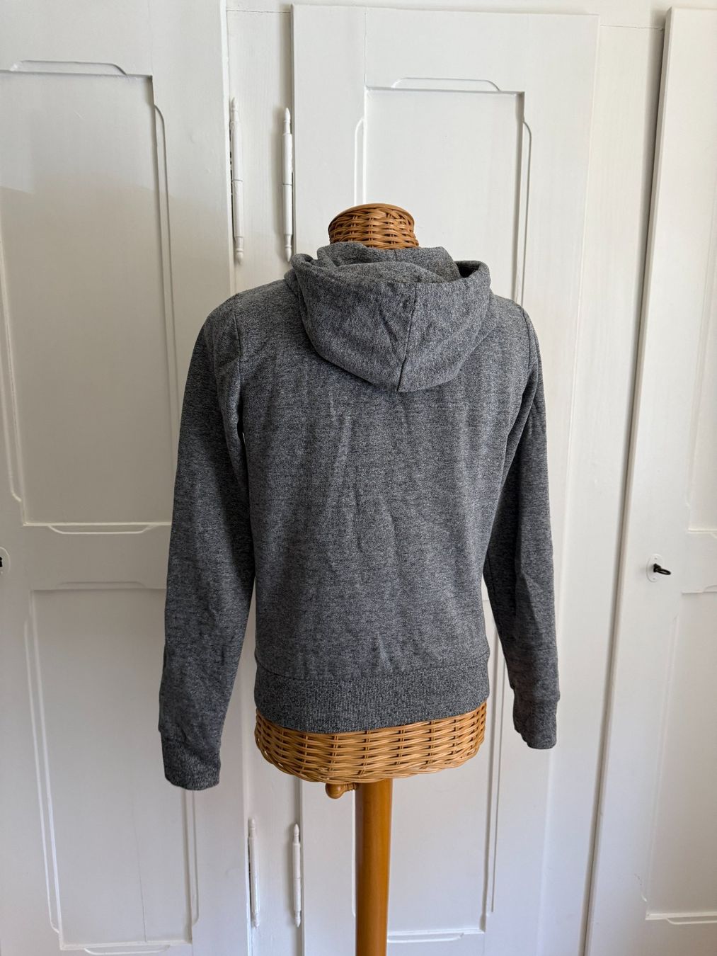 H&M Jacken: Sweatjacke grau meliert XS – Gebraucht aus Zürich von Diazaio 2
