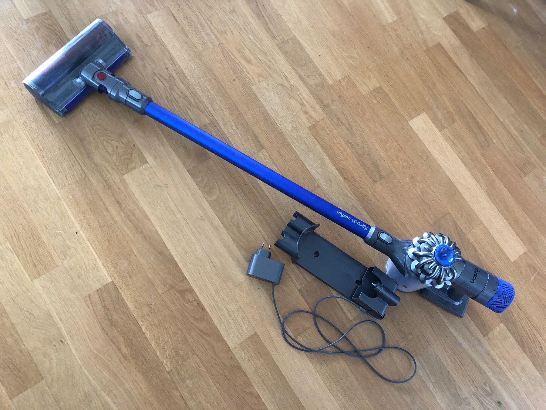 Dyson Aspirapolveri & Accessori: Dyson V6 Fluffy DEFEKT! – Difettoso da Dietwil venduto da mar_2dwj