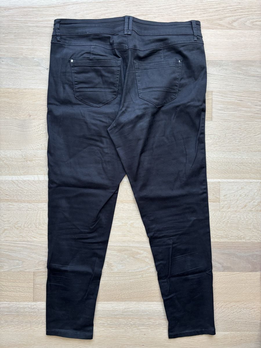 C&A Hosen: Stoffhose schwarz Gr. 46 Yessica – Gebraucht aus Gwatt (Thun) von Bioethanol01 2