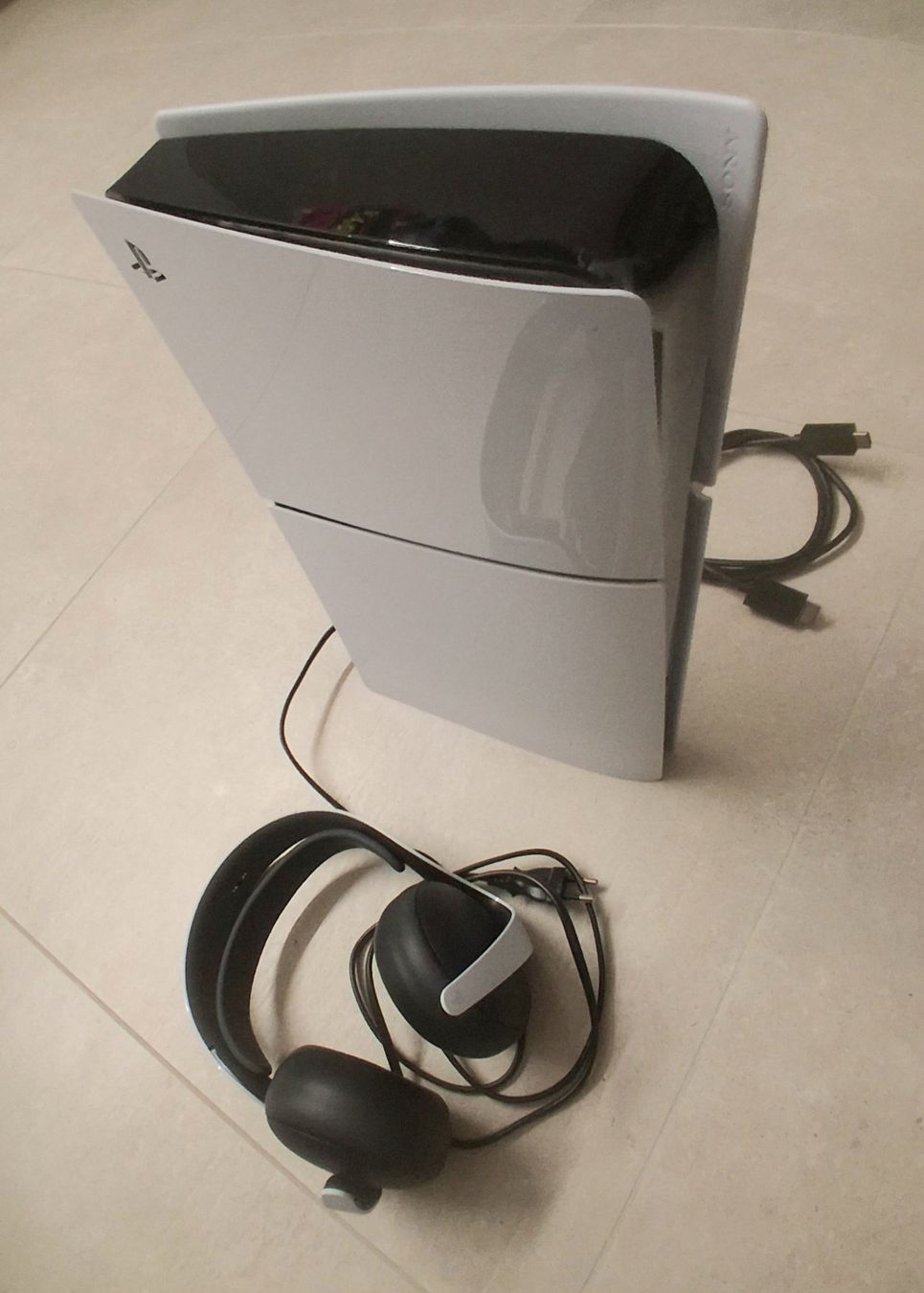 Sony Konsolen: PS5 Slim Digital Edition + Sony Pulse Headset – Gebraucht aus Kaisten von mme_8xn9