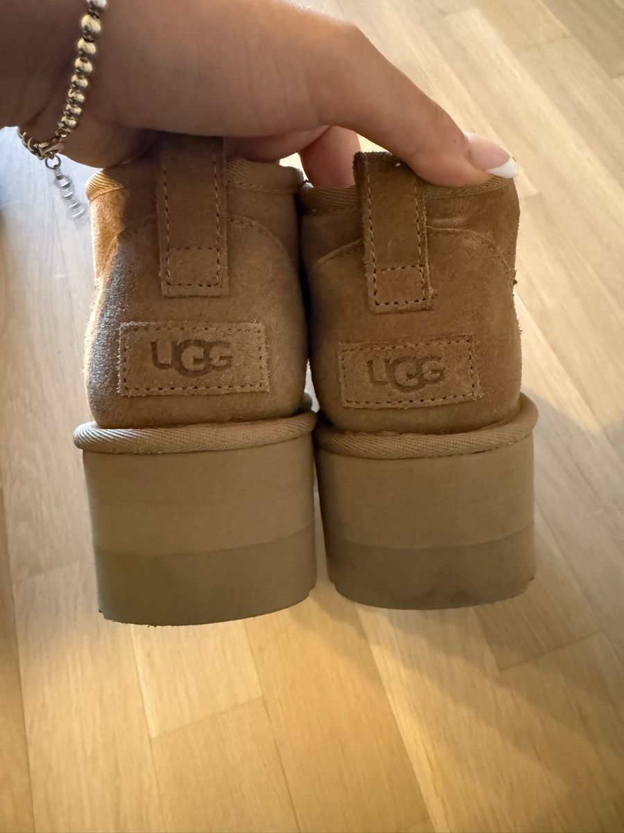 Ugg Scarpe da donna: Mini Uggs Plateau Grösse 39 – Usato da Konolfingen venduto da chl_my55 2