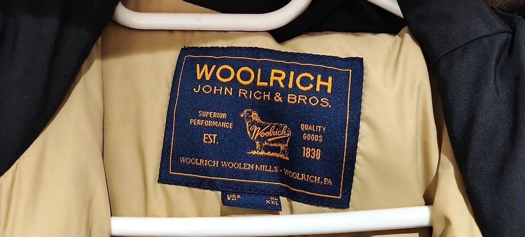 Woolrich Jacken: Woolrich Herrendaunenjacke – Gebraucht aus Schlieren von tsc_9xxj 1