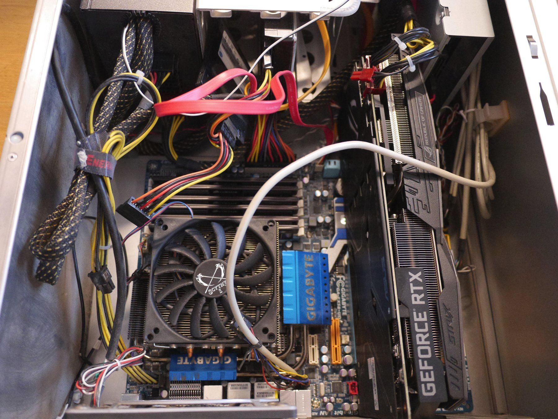 PCs: Windows Kompatibler Midi Tower PC – D'occasion à Dietwil par deneb26 6