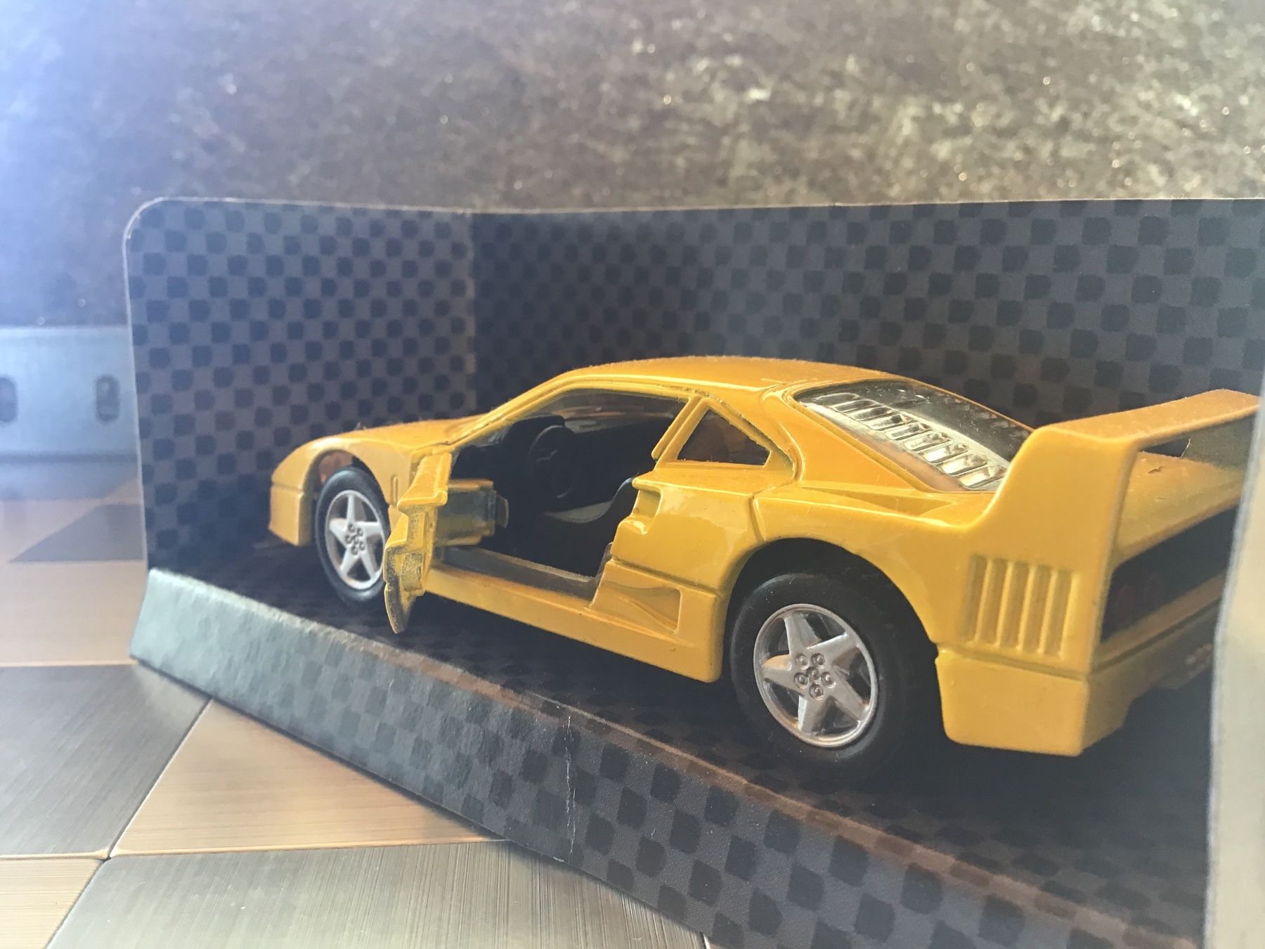 Ferrari Modellini d'auto: COLLEZIONE FERRARI F40 – Usato da Männedorf venduto da Spezial-Modelle 2