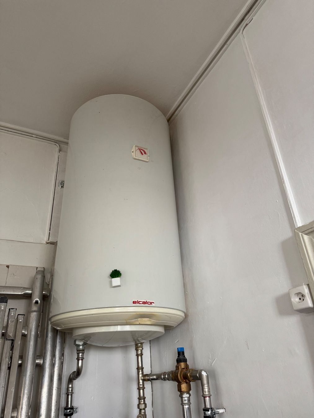 Sanitär: boiler électrique 150 litres occasion – Gebraucht aus Vevey von cburgle