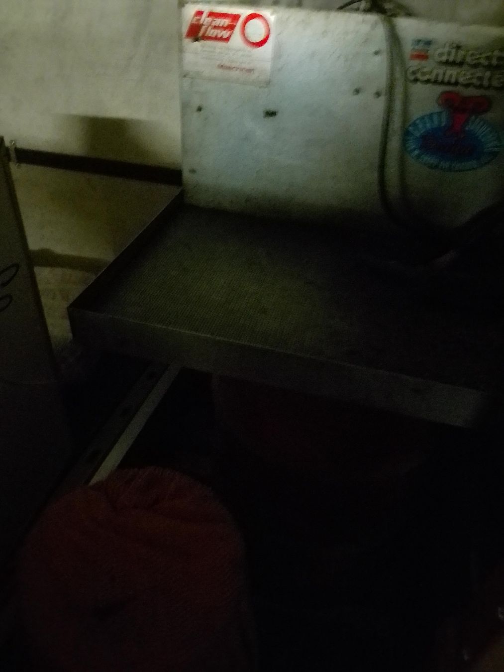 Tutti gli attrezzi: Werkstatttisch / Waschtisch Clean Flow - Top Zustand! – Usato da Stallikon venduto da Berg-450FE 2