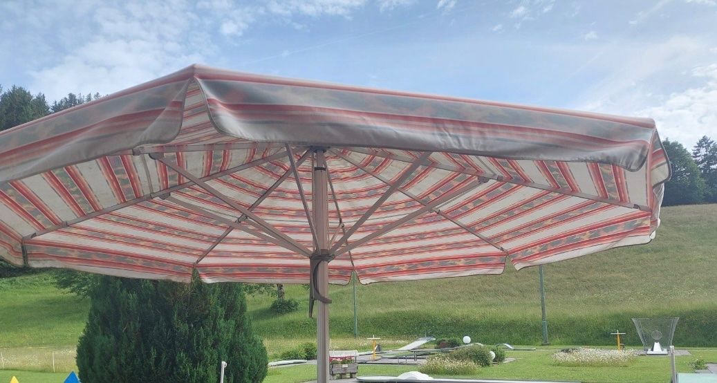 Glatz Ombrelloni: Sonnenschirm Glatz – Usato da Wil SG venduto da Carambar007