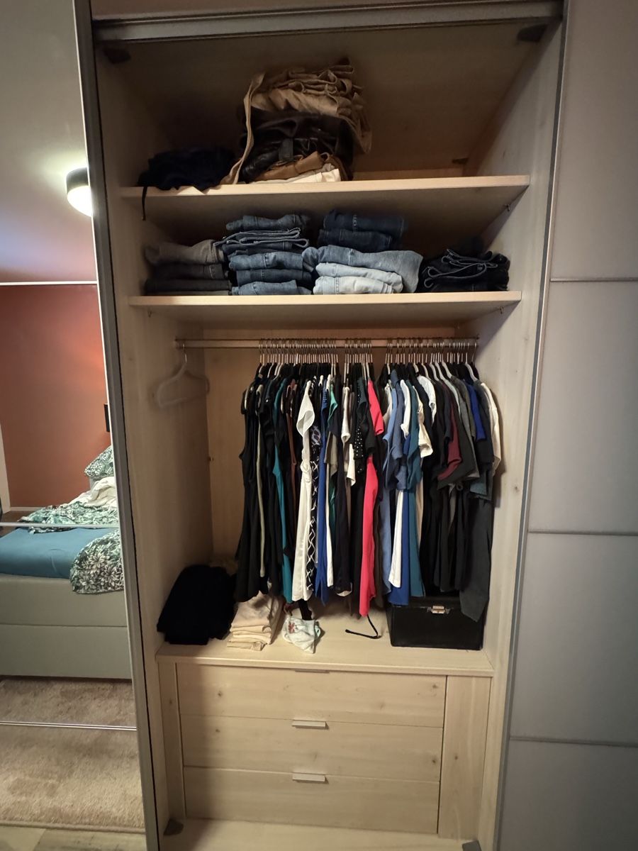 Armoires: Kleiderschrank – D'occasion à Richterswil par Corinne210 4