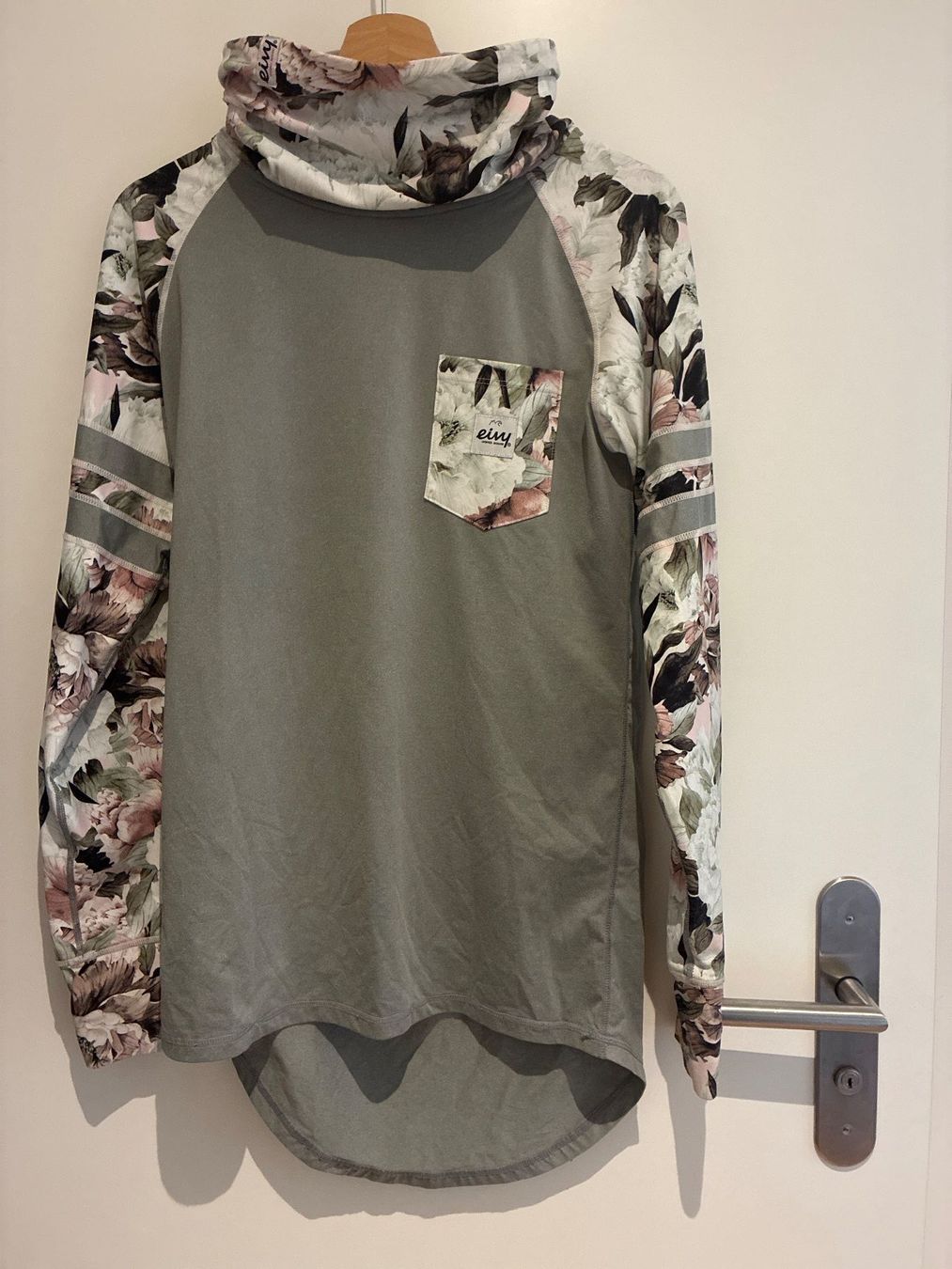 Pullover & Sweatshirts: Langarmshirt für Ski fahren oder so. Grösse M – Gebraucht aus Winterthur von StEfFi_94ZiSt