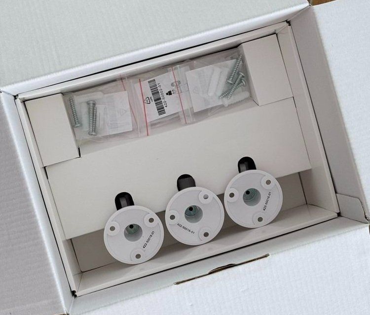 Arlo Sistemi d'allarme: Set Arlo Essential Kameras, 3 Stück, mit Originalverpackung – Usato da Zuchwil venduto da Beppe_25.3 1