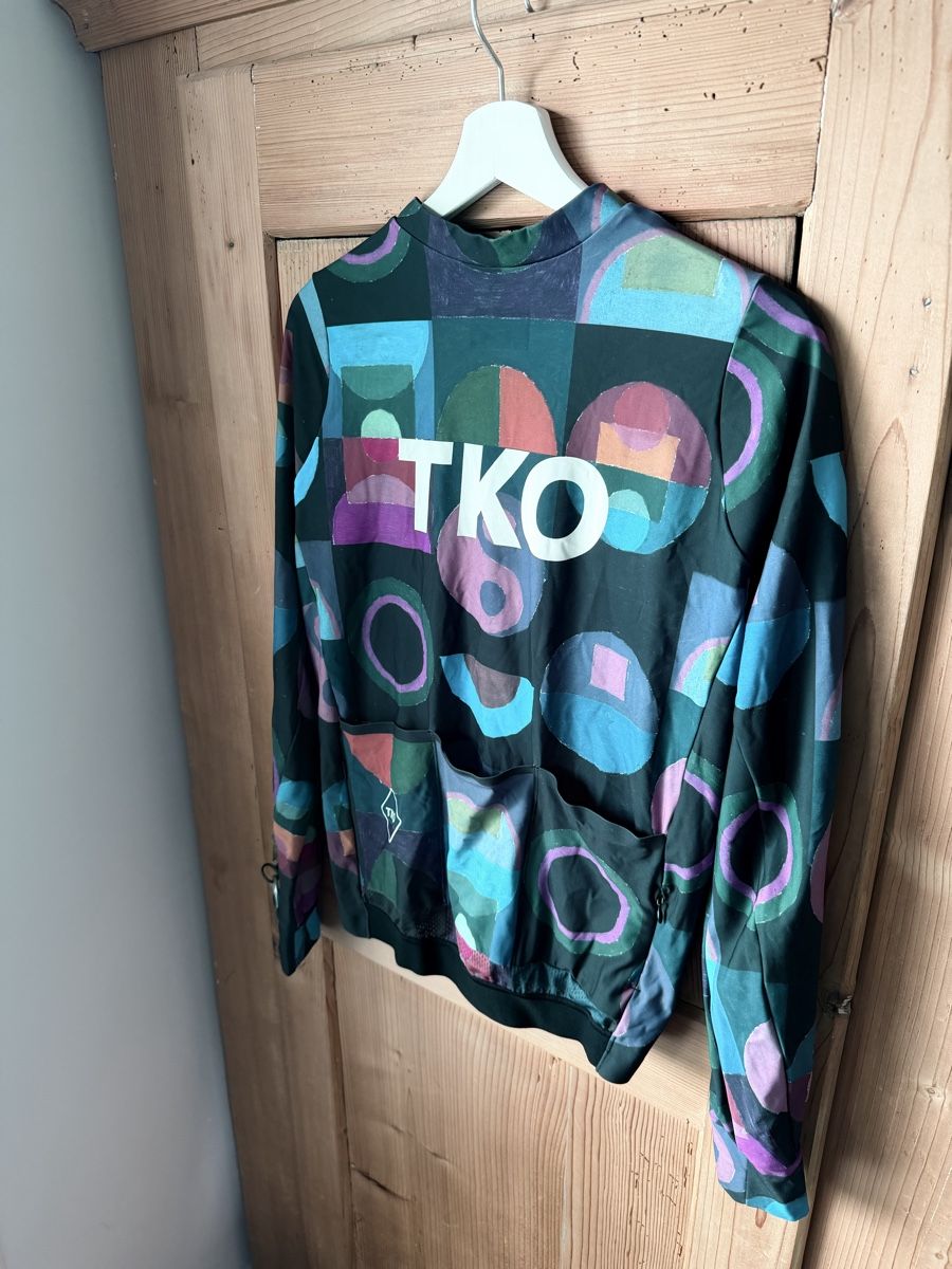 Pas Normal Studios Canottiere & Pantaloni: Pas Normal Studios TKO Langarm Radtrikot – Usato da Benken ZH venduto da salce_97 1
