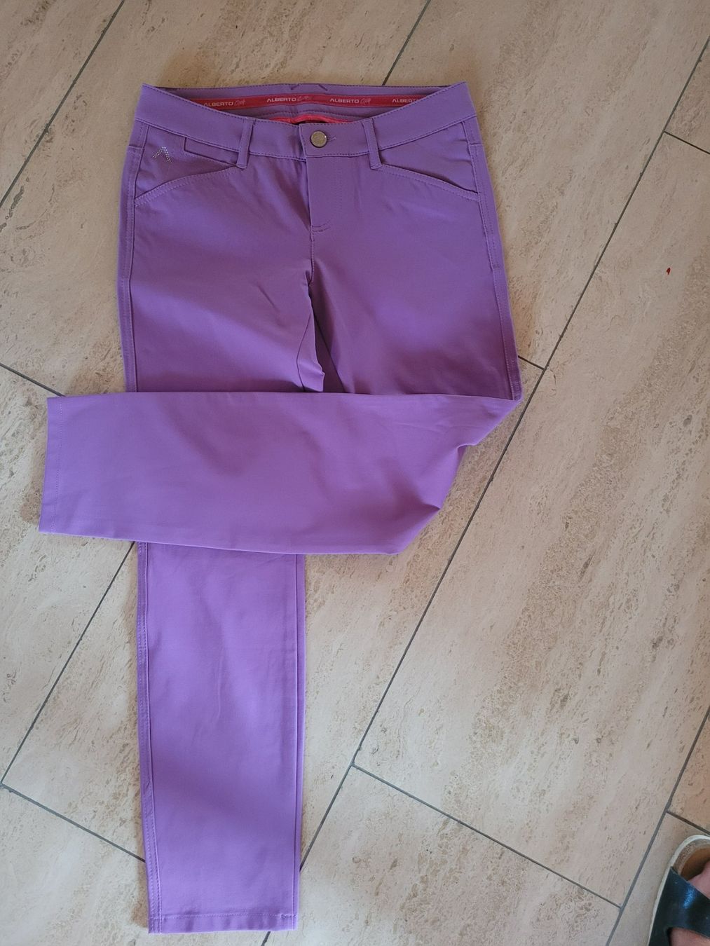 Pantalons: Golf Damenhose Alberto Gr. 32 lila – D'occasion à Auslikon par hera8331