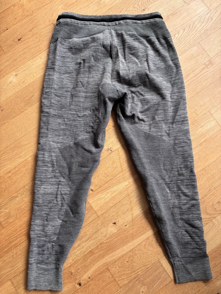 Nike Pantaloni: Jogging NIKE TECH KNIT JOGGER "DARK GREY HEATHER" – Usato da Muri b. Bern venduto da YSA 2