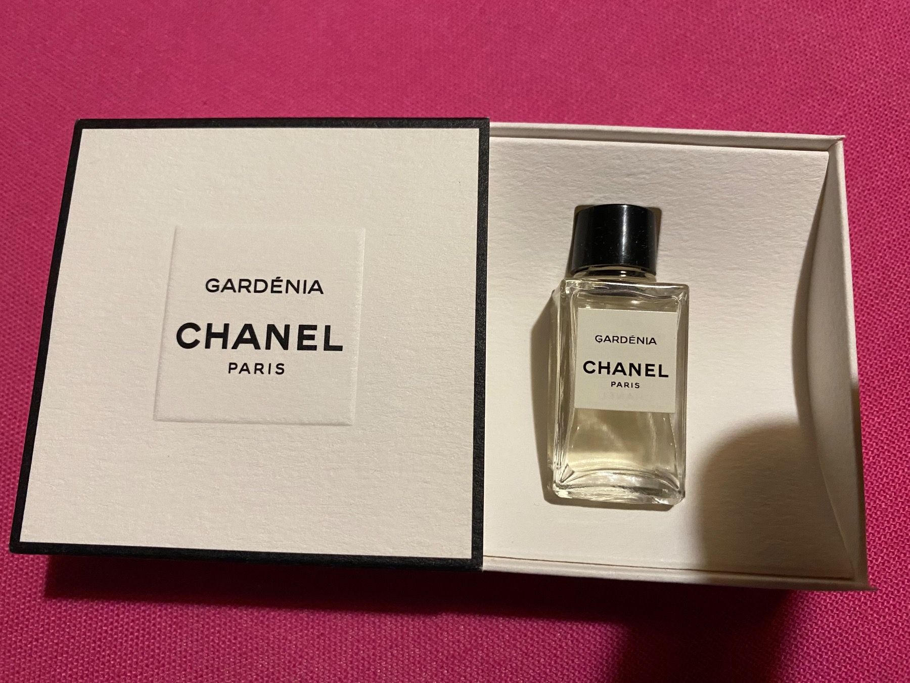 Chanel Parfum & Eau de Toilette: Coffret miniature Gardénia de Chanel – Neu und originalverpackt aus Bouveret von wes_7zll
