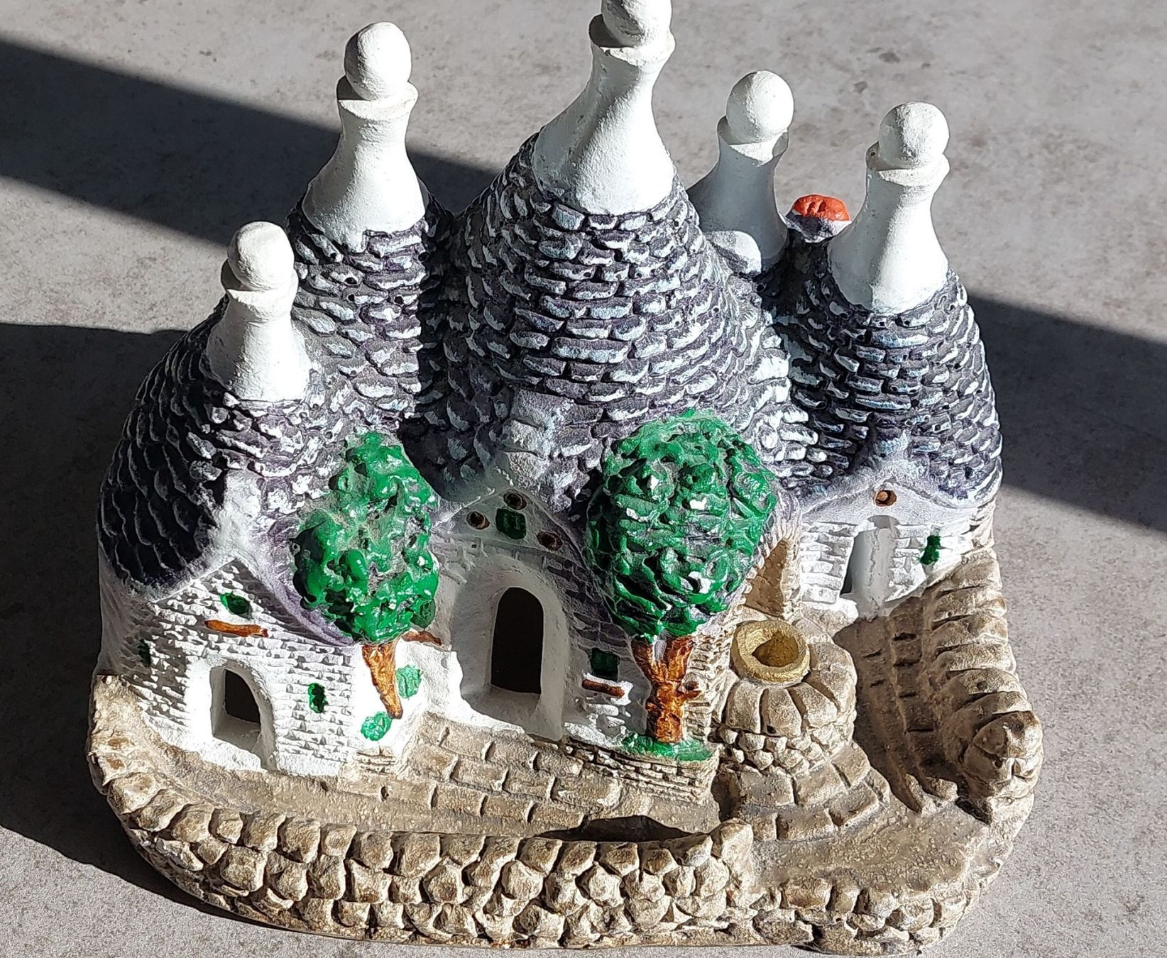 Alle Dekorationen: Ferien-Souvenir / Trulli-Haus – Gebraucht aus Kölliken von turimess
