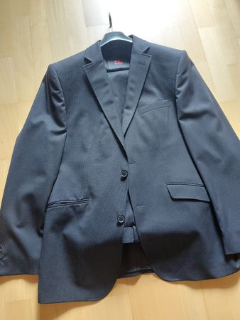 schicker Herrenanzug