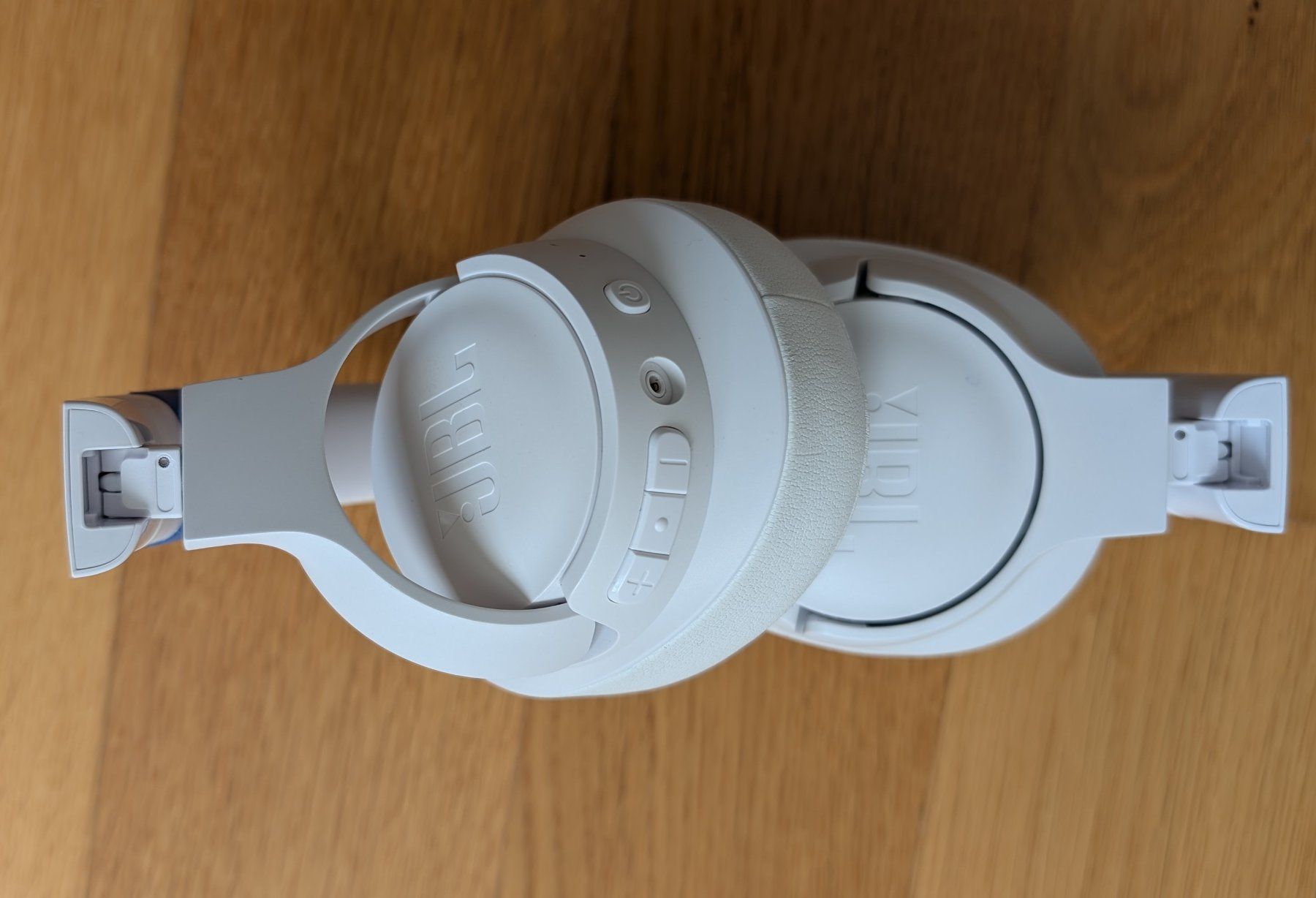 JBL Cuffie: JBL Tune 720BT Bluetooth-Over-ear-Kopfhörer – Usato da Luzern venduto da parulu 1