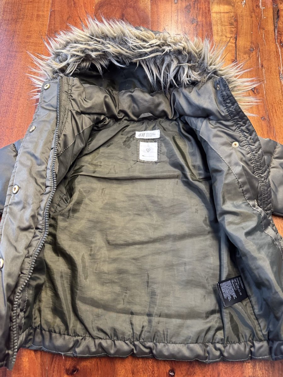 H&M Giacche & Cappotti: Winterjacke von H&M, Grösse 104 – Usato da Oftringen venduto da Makeq 2
