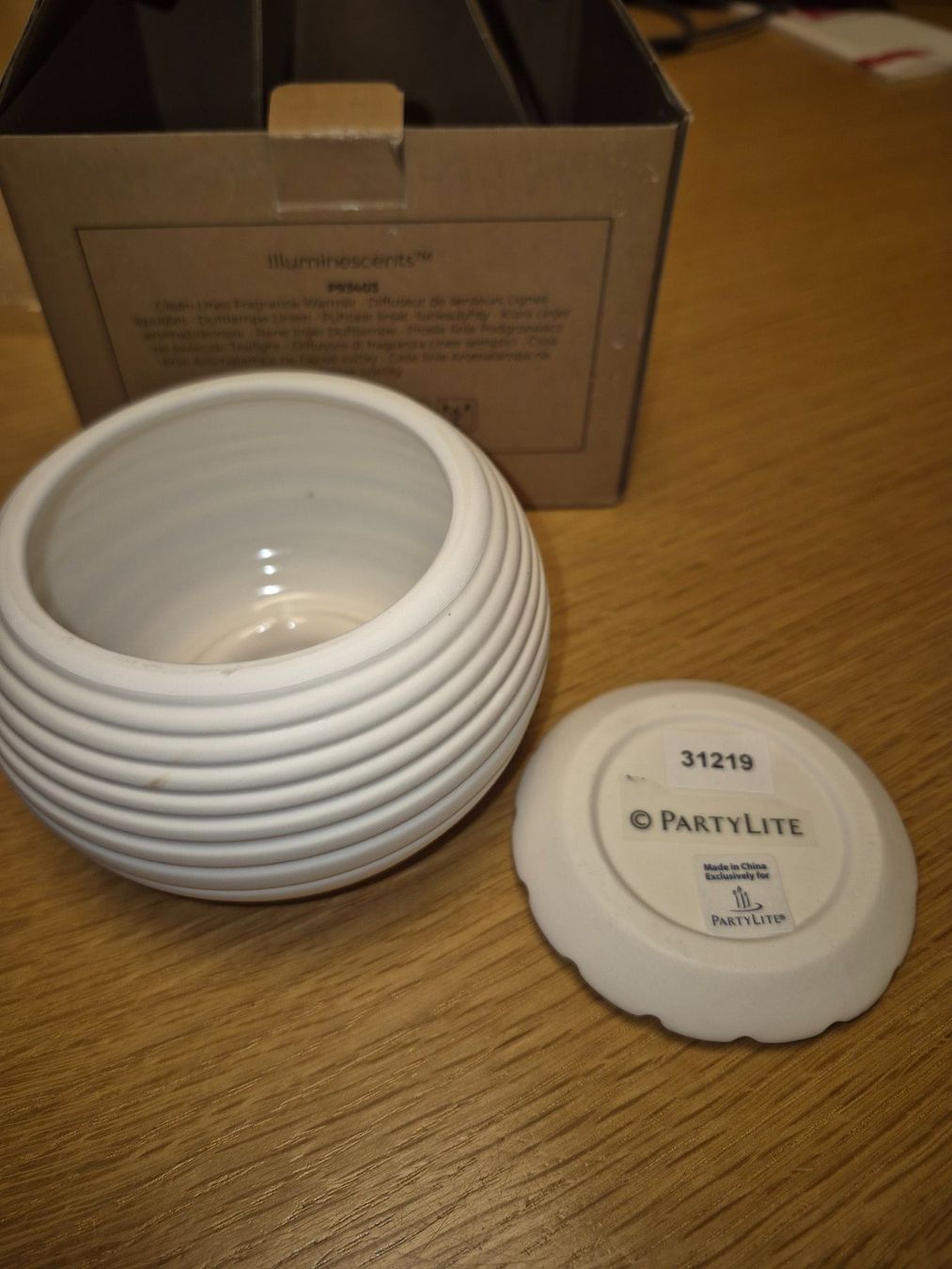 Partylite Duftöldiffusoren: Partylite Duftlampe Linien – Neu (gemäss Beschreibung) aus Buttikon SZ von sefa02 1