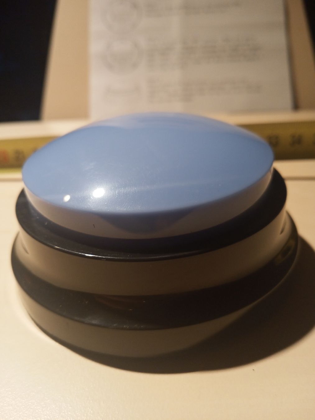 Jouets: Buzzer hellblau (flieder?) – Neuf avec emballage d'origine à Oftringen par Myti