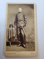 Historisches Foto Soldat mit Uniform und Säbel RZ