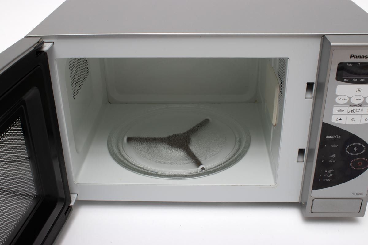 Elettrodomestici da cucina: PANASONIC Mikrowelle NN-E222M – Usato da Romanshorn venduto da Restwert_Romanshorn 2