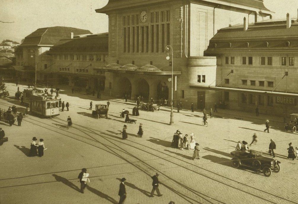 Cartoline postali: Lausanne. La Gare Centrale. Vers 1920 – Usato da Versoix venduto da HELVETICA_1 2