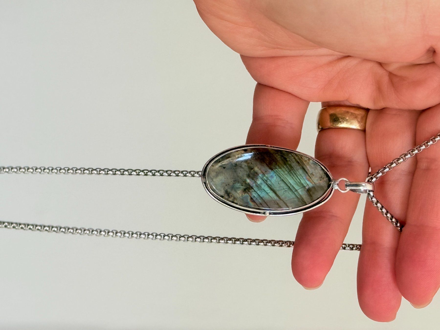 Catenine: Collier avec pendentif labradorite ovale – Nuovo e nell'imballaggio originale da Genève venduto da AWWA 9
